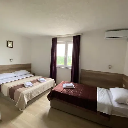 Bed and Breakfast Pansion Raspudic *