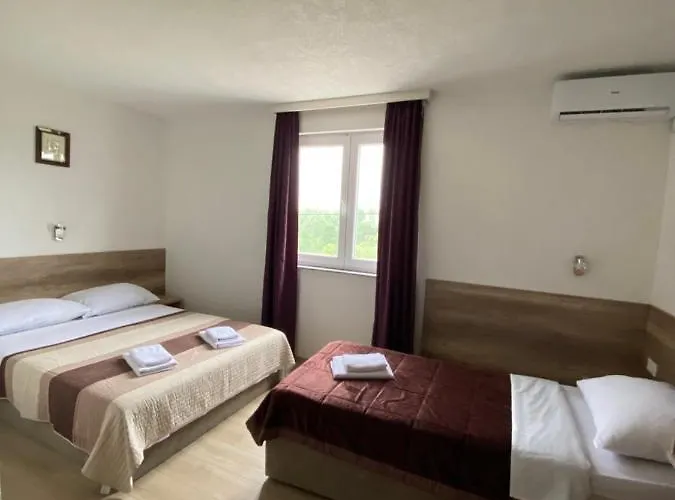 Bed & Breakfast Pansion Raspudic *