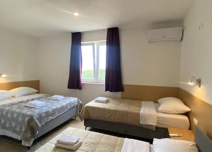 Pansion Raspudic Bed & Breakfast *