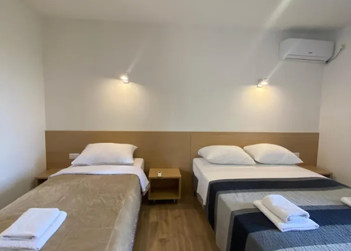 Pansion Raspudic Bed & Breakfast *