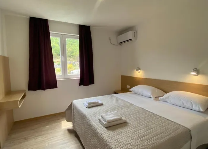 Pansion Raspudic Bed & Breakfast *